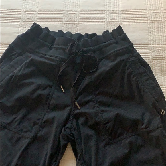 Lululemon Nylon Pants - Picture 2 of 4